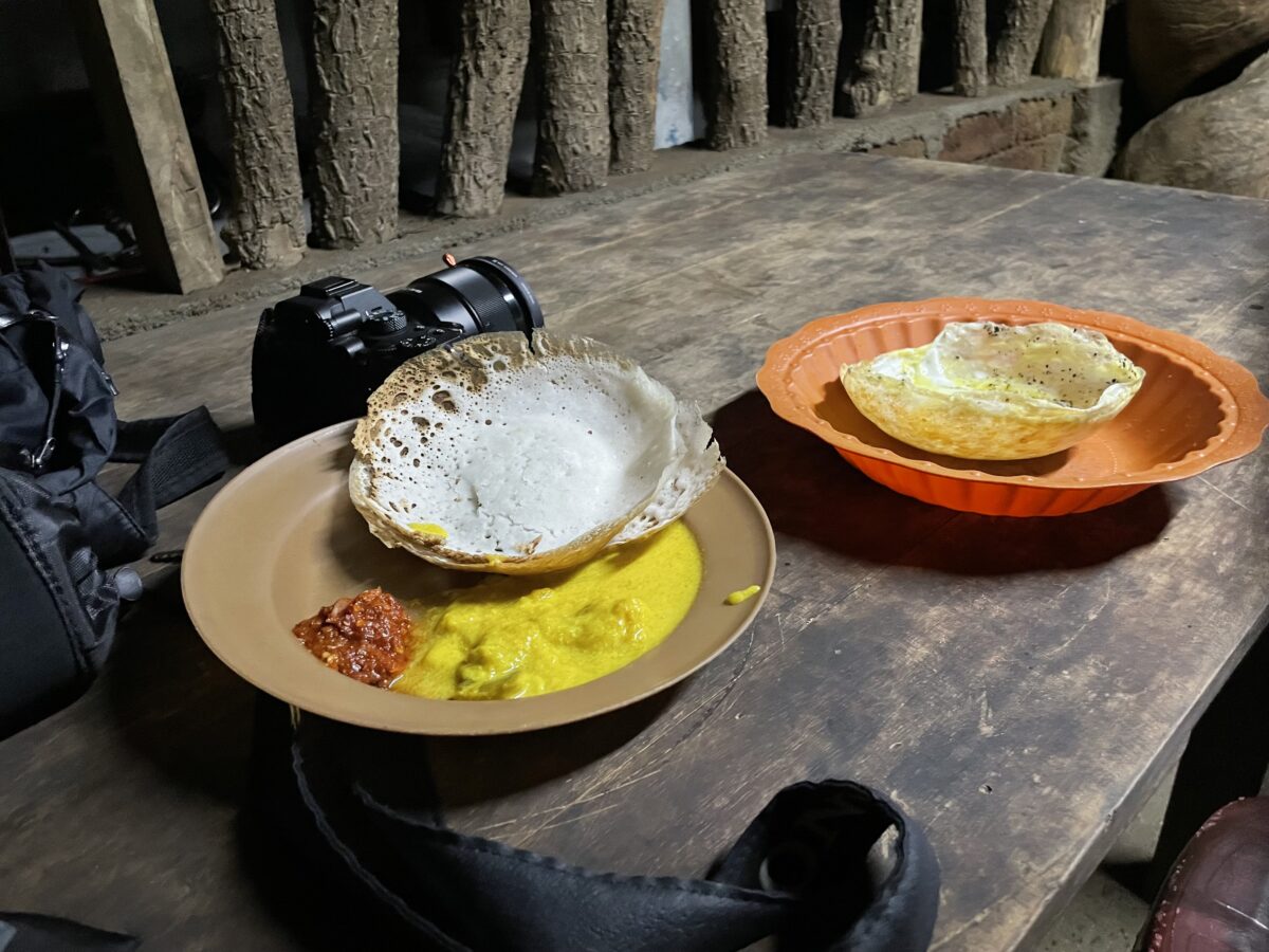 100ルピーの激安スリランカカレーとロティ