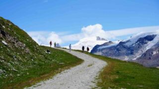 【スイス野宿旅】逆さマッターホルン絶景ハイキング！ツェルマット観光・費用