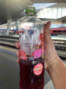 オーストリアのスーパーで購入した、Pfungstädterというパッケージのシュガーフリージュース