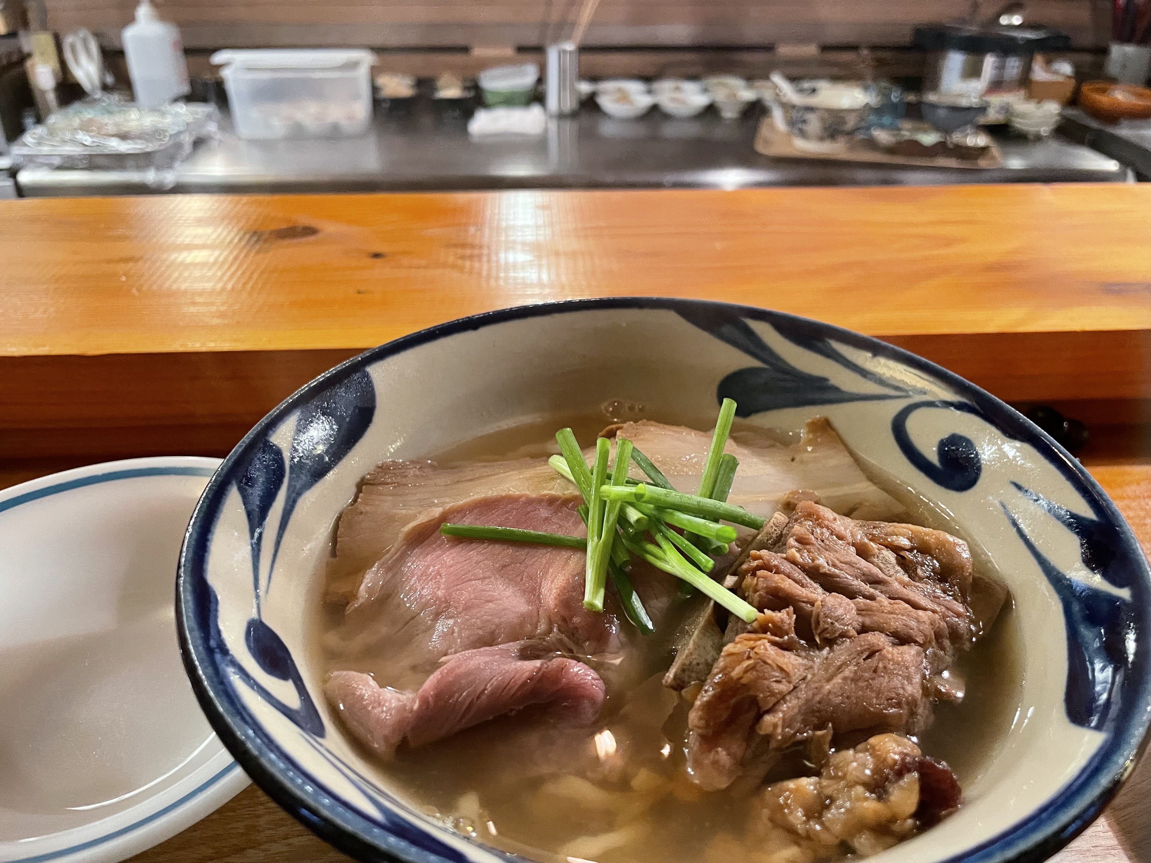 沖縄そば「そば処あさぎ 華麗 (はなれ)」 ~那覇 国際通りの沖縄そば1選~