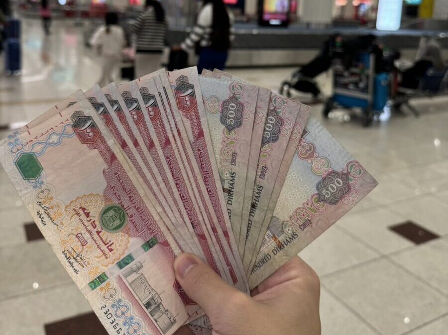 ドバイ空港内でのお土産として両替したUAEディルハムの紙幣